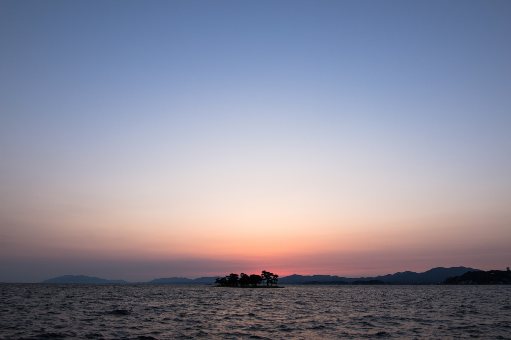 夕日沈む