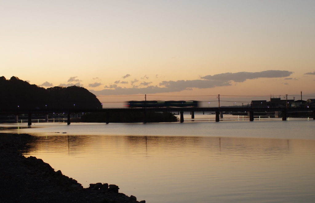 早朝の普通電車