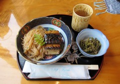 春の湖西(焼き鯖そめん)