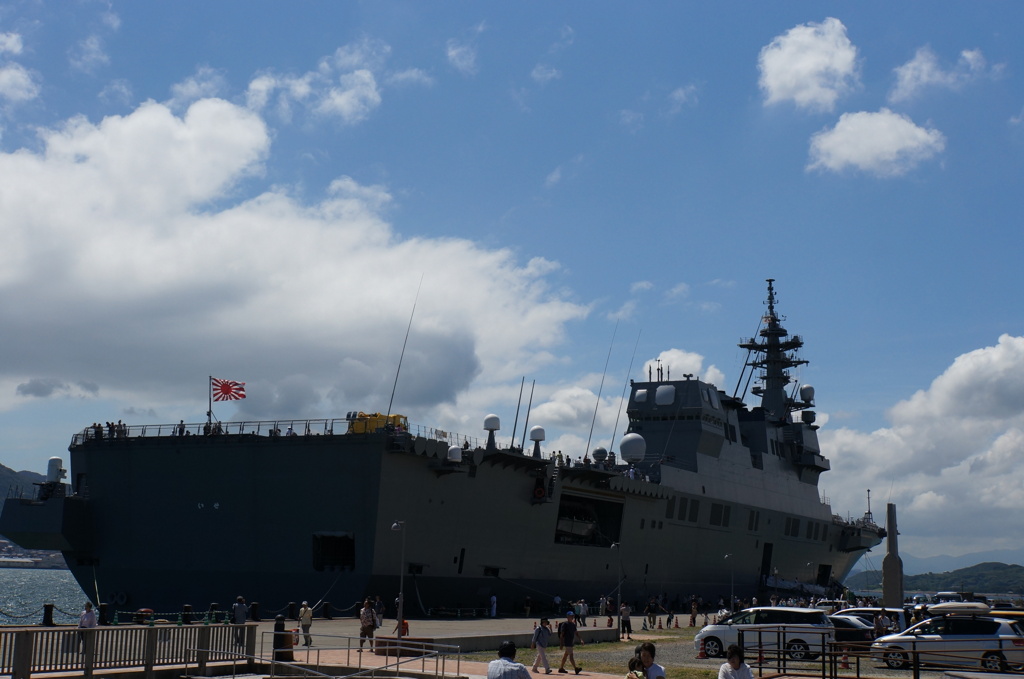 護衛艦「いせ」１