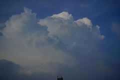 入道雲と避雷針