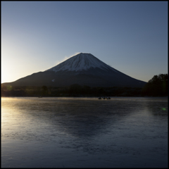 精進湖　−10度　凍ってます！！