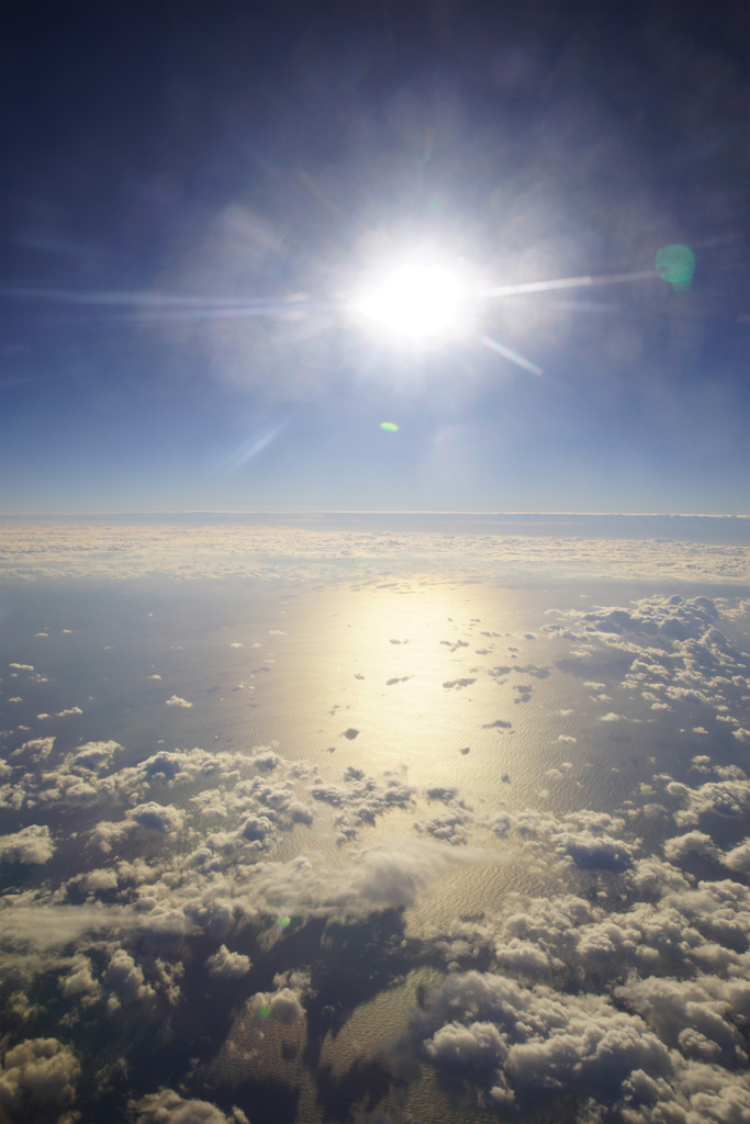 空と海と雲だけの世界