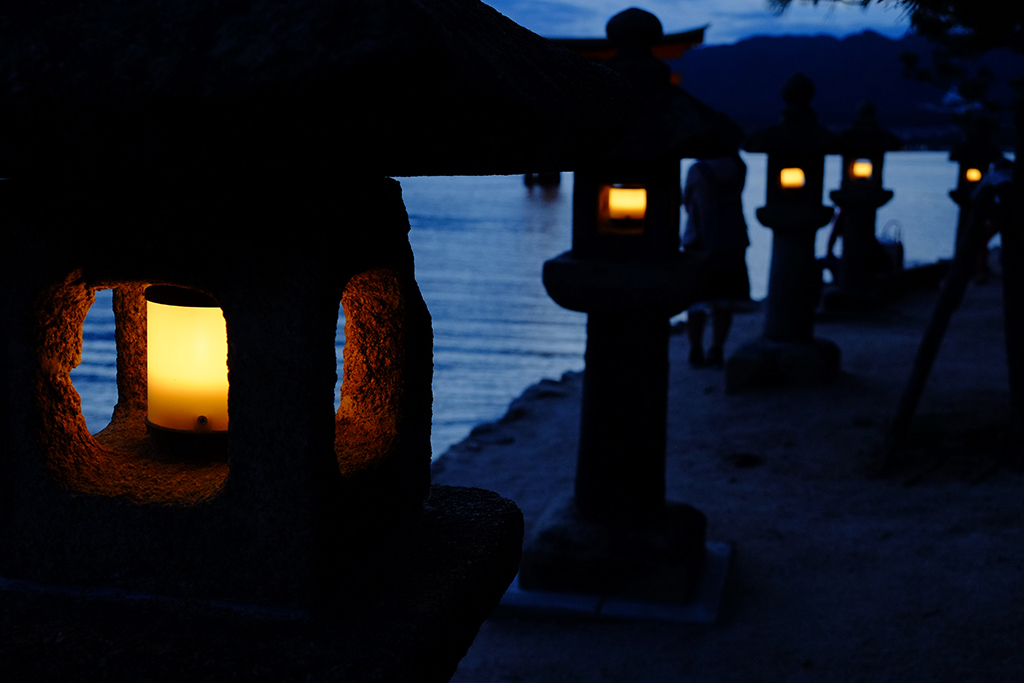 宮島・厳島神社灯籠