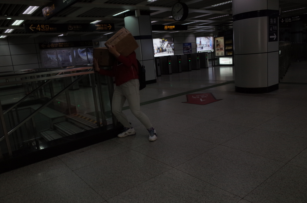 地下鉄　事件　R0029042