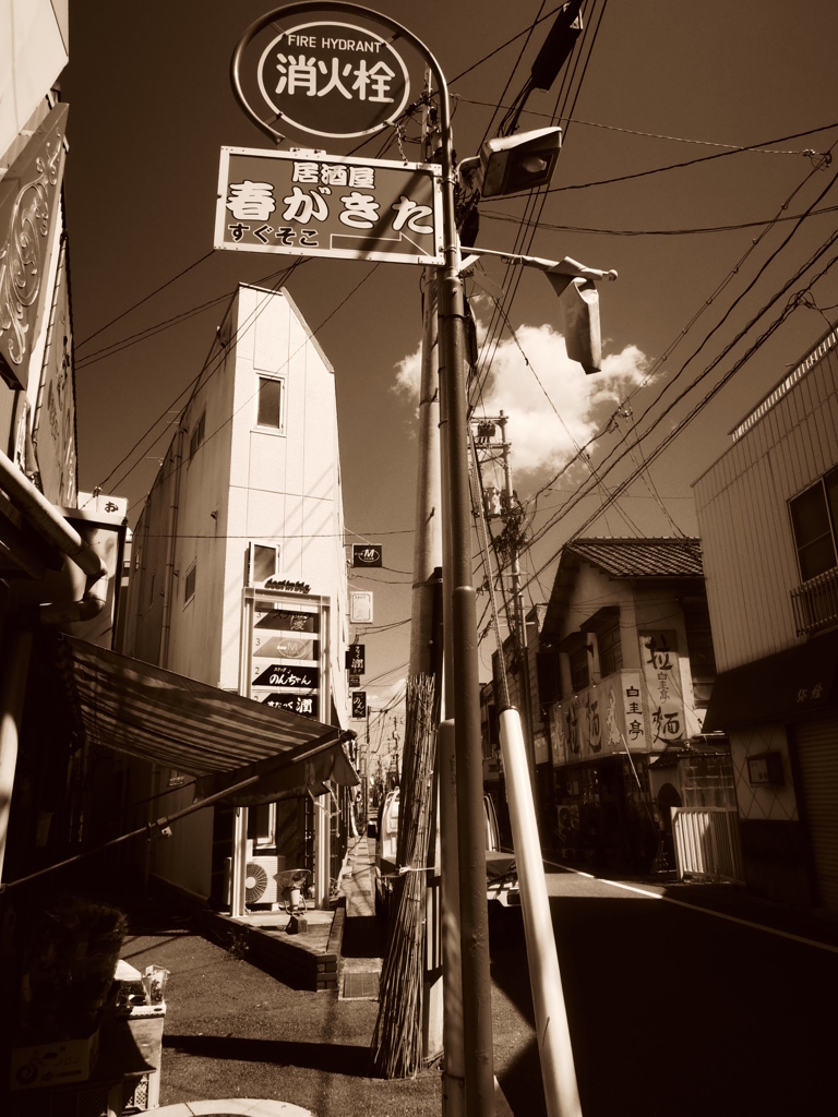 小さな町の、小さな通り。