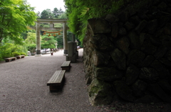 宝登山神社の鳥居後ろから