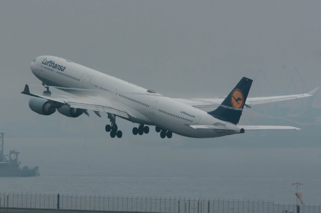 A340　RW34R Take-off