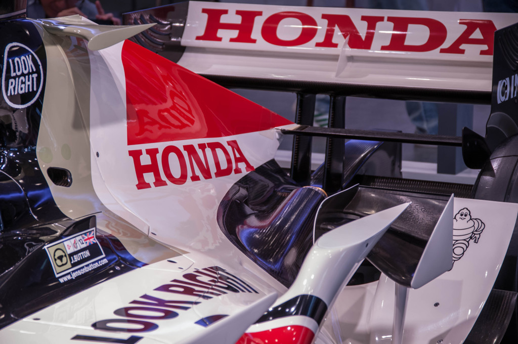 Honda RA106 - Engine hood