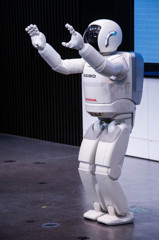 ASIMO - お手振り