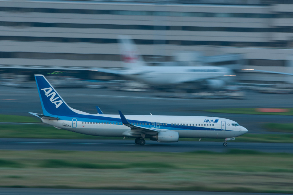 ANA737@RW16R