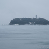 けあらしに浮かぶ江ノ島