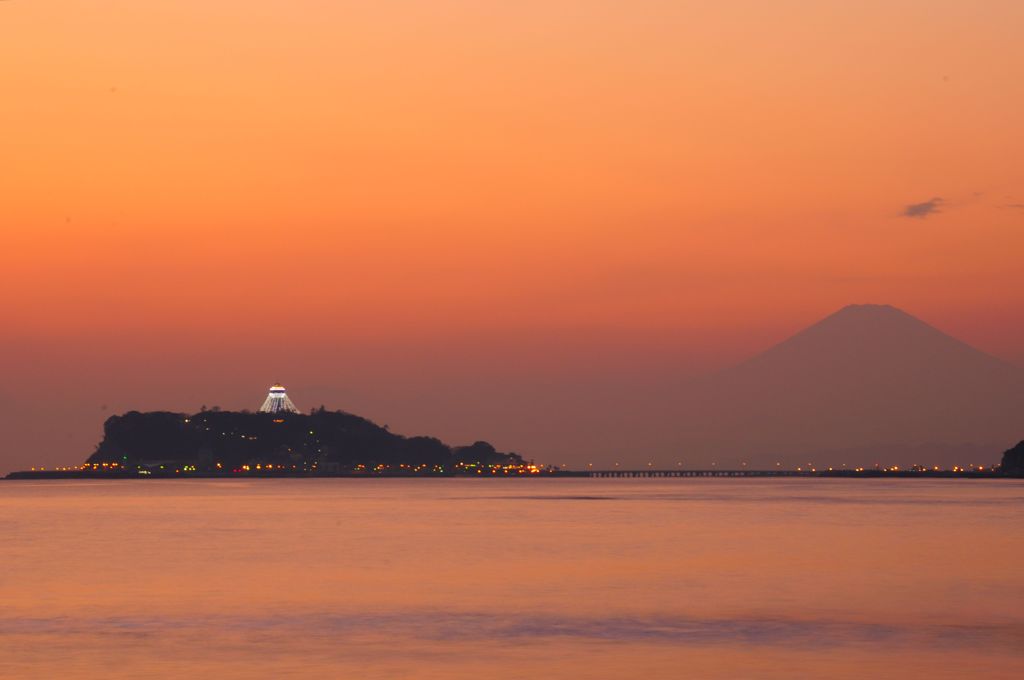 霊峰富士と江の島