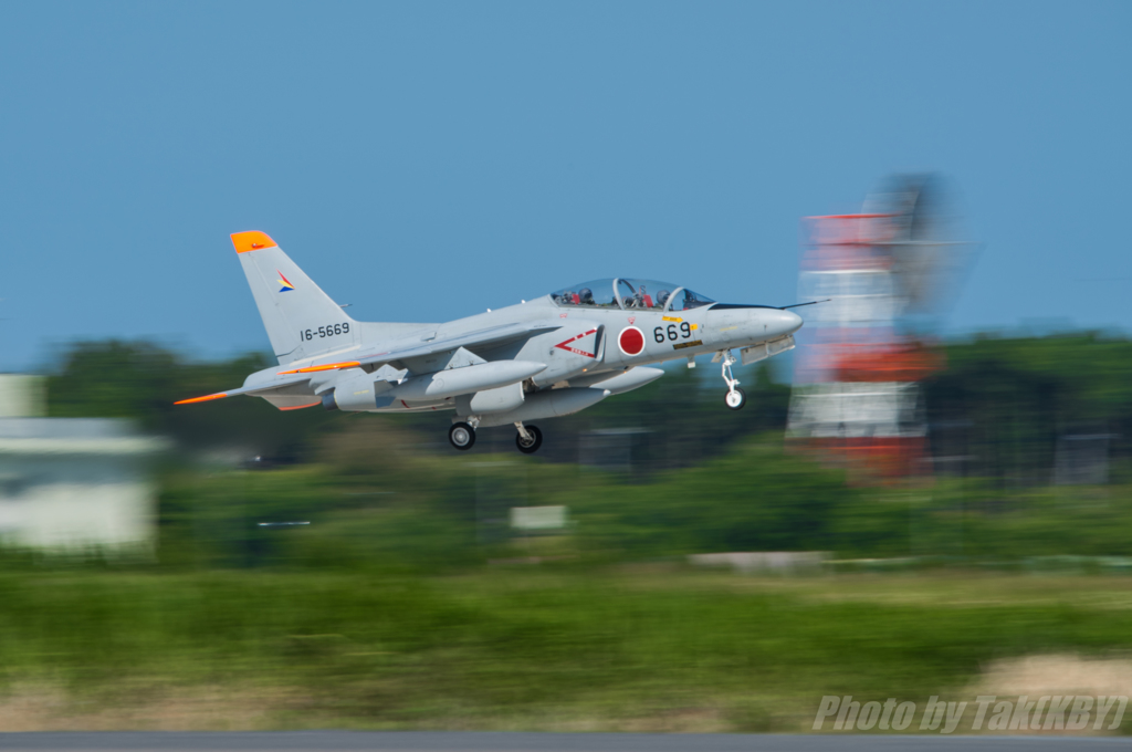 航空総隊 T-4