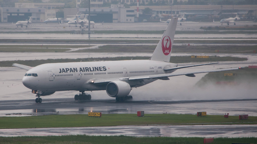 【16:9】777-200 鶴丸