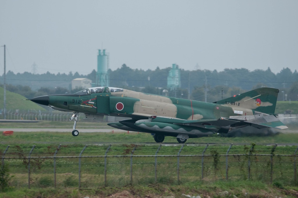 RF-4EJ Touch Down
