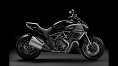 Diavel_2011_Studio_B_C01_[1920x1280].med