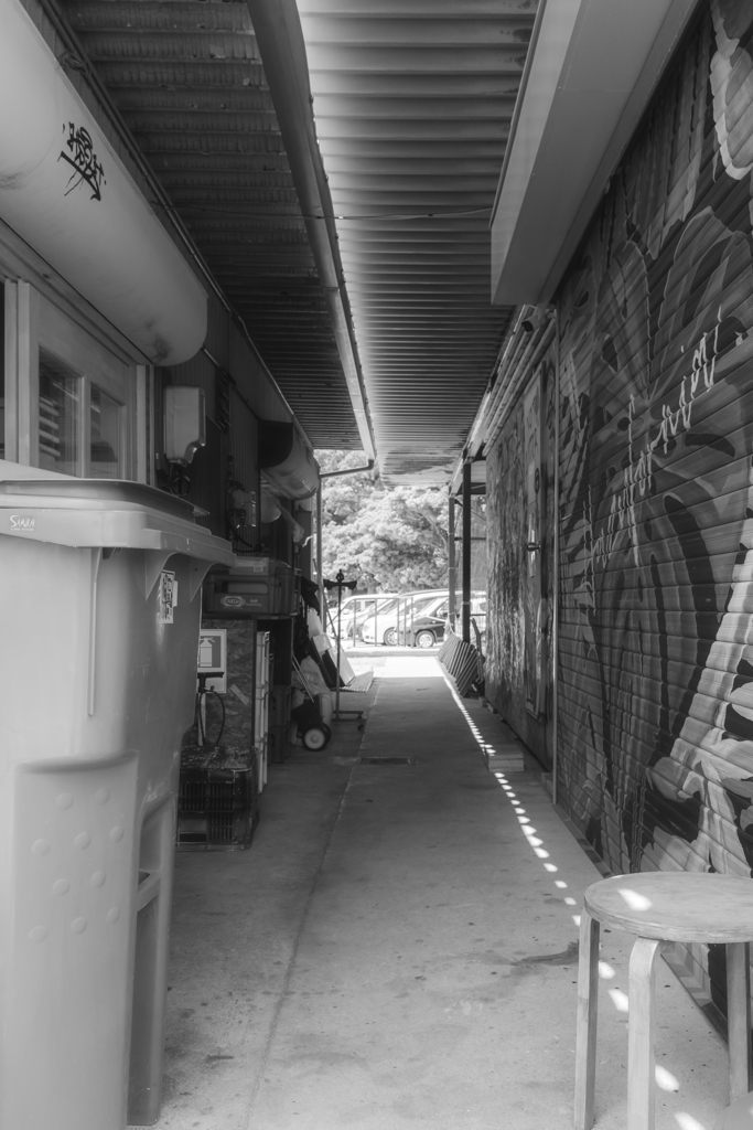 海の家　裏通路