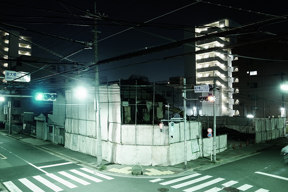 建設中