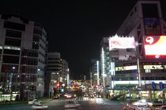 歩道橋から街を
