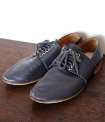 ローカットシューズ