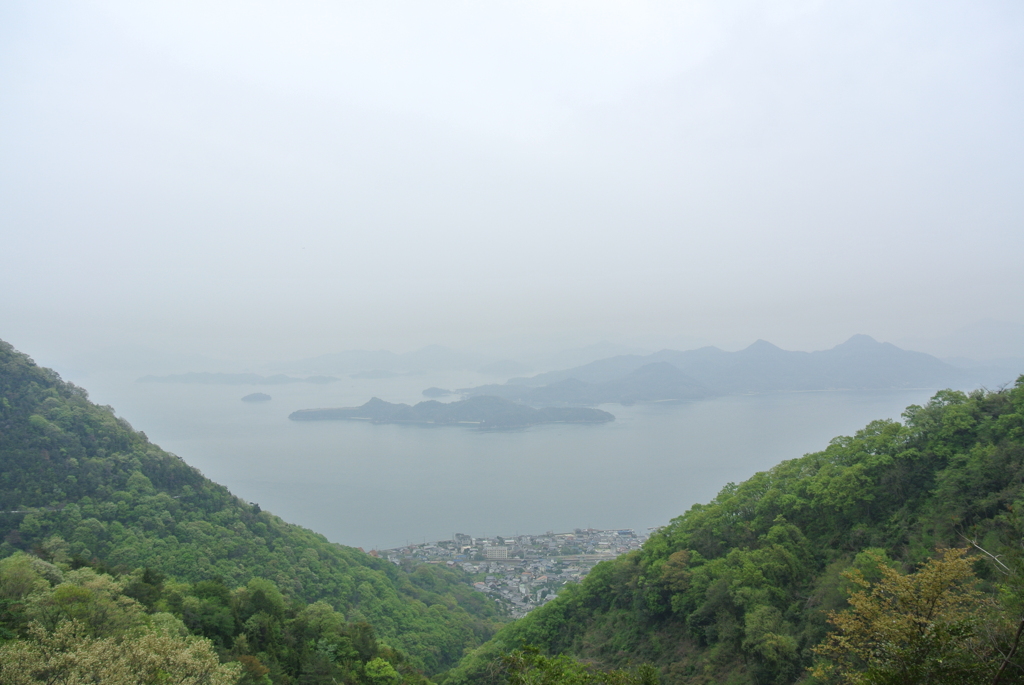 山間から見る瀬戸内海