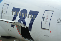 Boeing 787 Cargo bay hatch