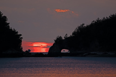 雲の下の夕日