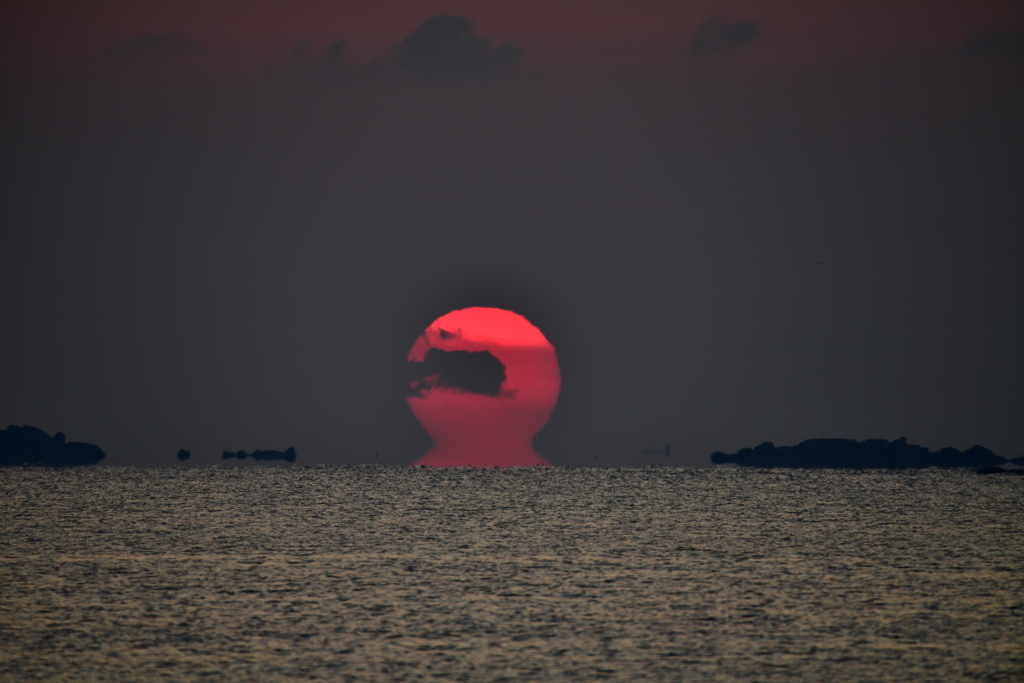 雲の中でダルマに成って行く