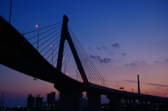 日没後の橋