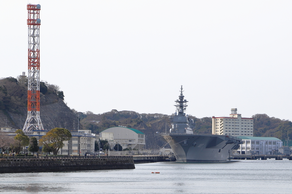 横須賀・ヴェルーニ公園から（いずも）