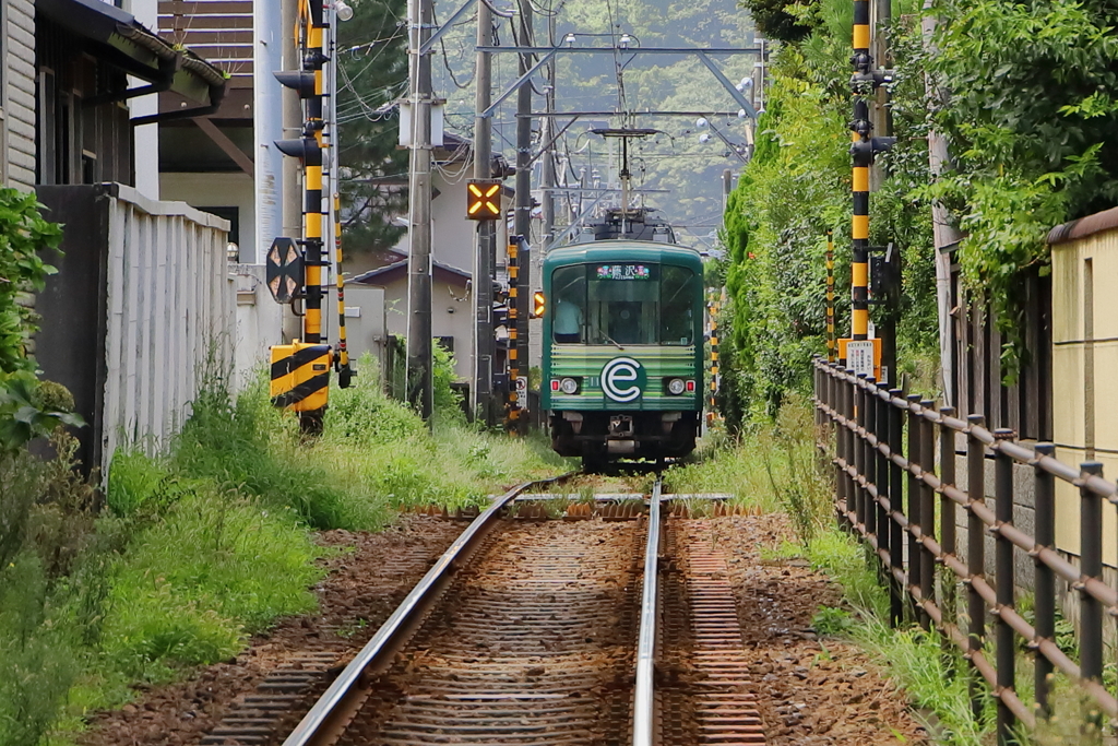 夏の江ノ電（和田塚駅～由比ヶ浜駅）