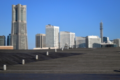大桟橋・くじらの背中から