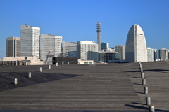 大桟橋・くじらの背中から