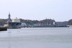横須賀・ヴェルーニ公園から（いずも）