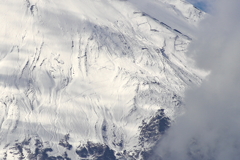 雲間の富士山