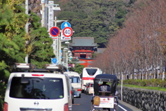 若宮大路から鶴岡八幡宮