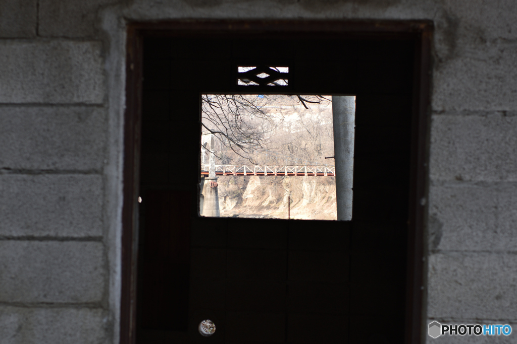 ＃24　橋が見える窓