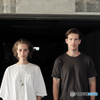 作家（Anna　Gabriele　&　Jesse　Hogan）