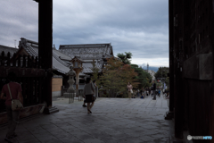 初秋　山門