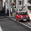 路地裏のMINI