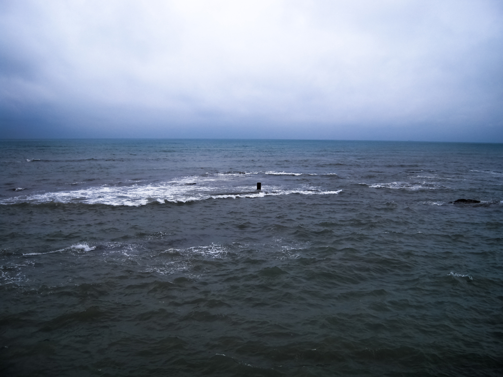 曇りの日の海 By デジイチ君 Id 写真共有サイト Photohito