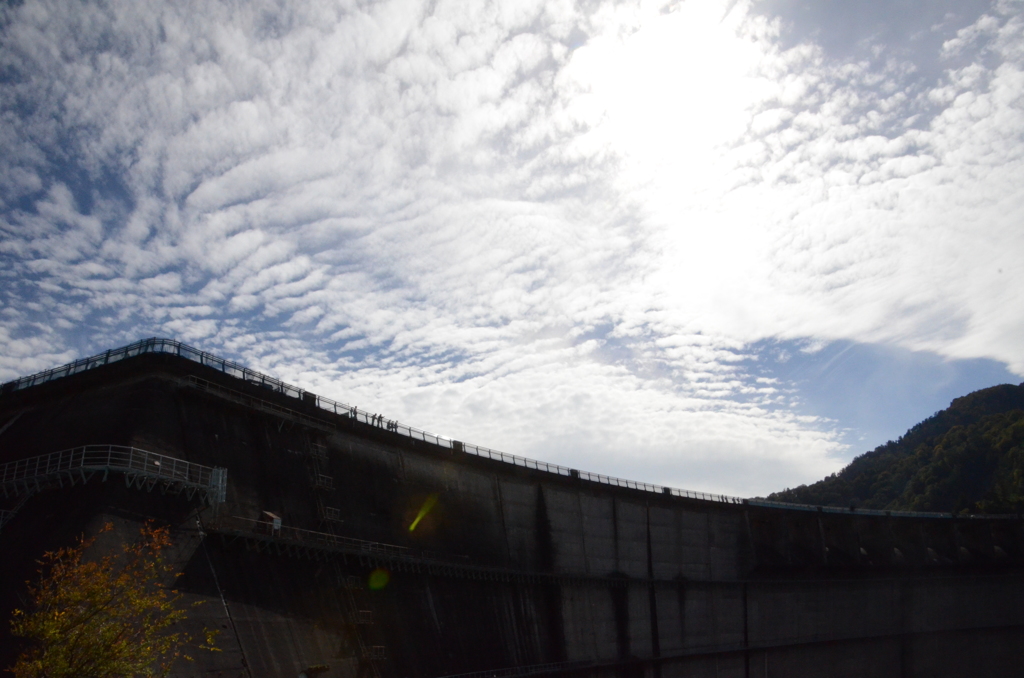 黒部ダムでの秋の空