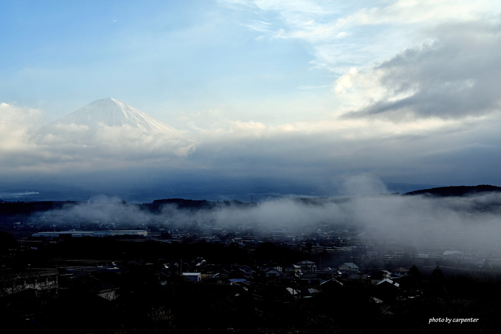 霧と雲、そして富士