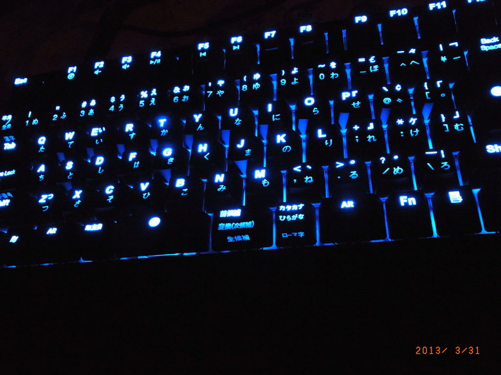光るキーボード