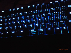 光るキーボード