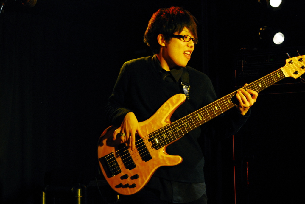 LIVE 1