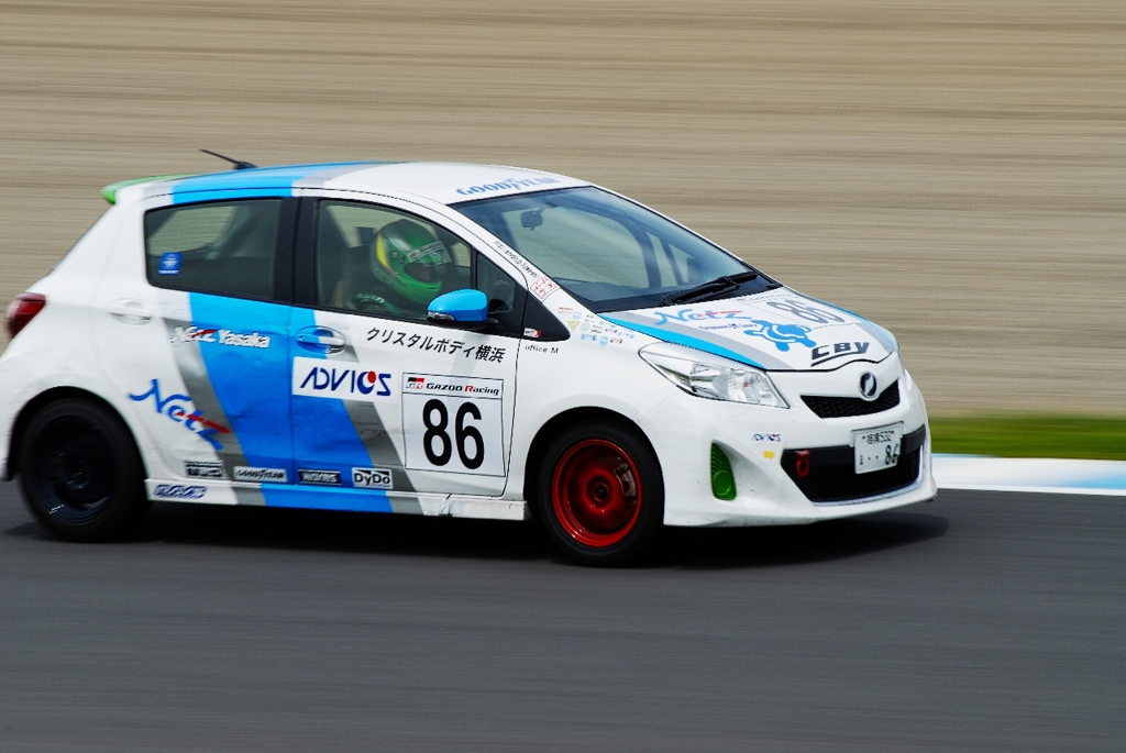 GAZOO Racing Nets Cup Vitz 86