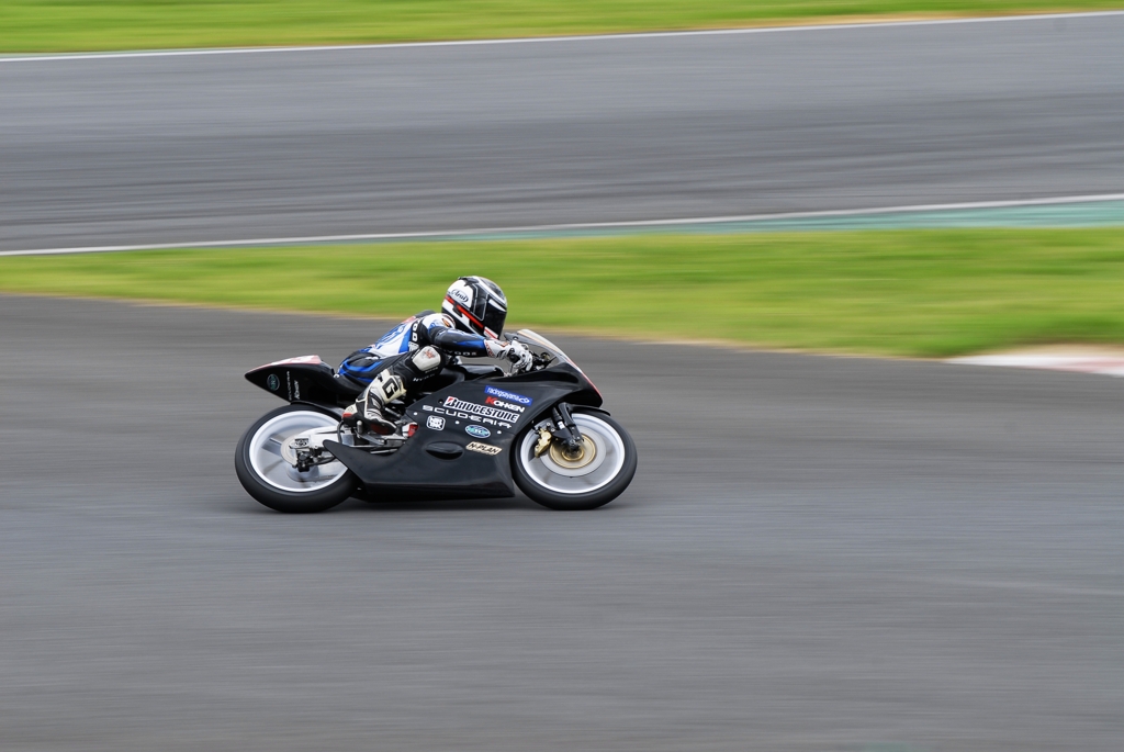 3 スクーデリア+レーシングサヤマ　S80