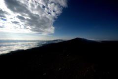 雲と青と山